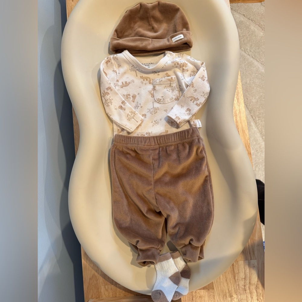 Tahari Baby 0-3mo Velour Outfit